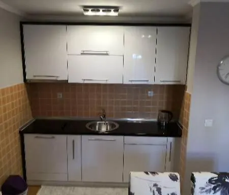 Apartment Uma *