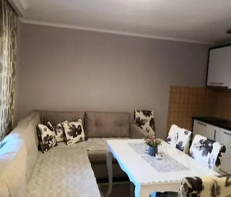 Uma Apartment Tuzla